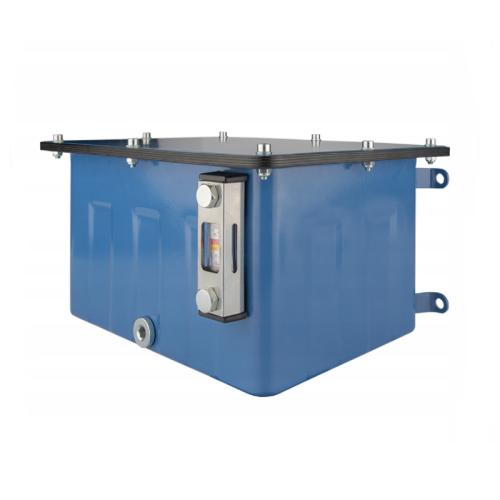 Univerzális négyszögletes 12 liter űrtartalmú fém hidraulikaolaj tartály, oldalsó rögzítés, fedővel és további felszereléssel